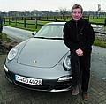 Klaus Niedzwiedz mit dem Porsche 911 Carrera. Foto: Auto-Reporter/Porsche